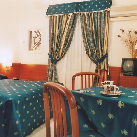 Hotel Caput Mundi Roma Exterior foto