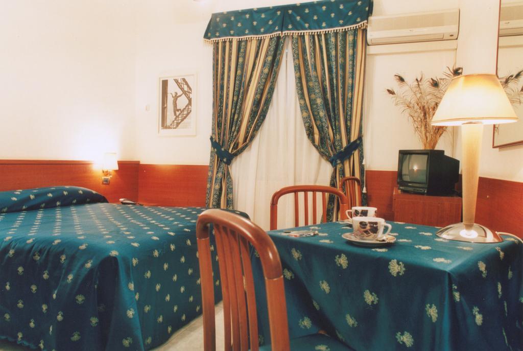 Hotel Caput Mundi Roma Exterior foto